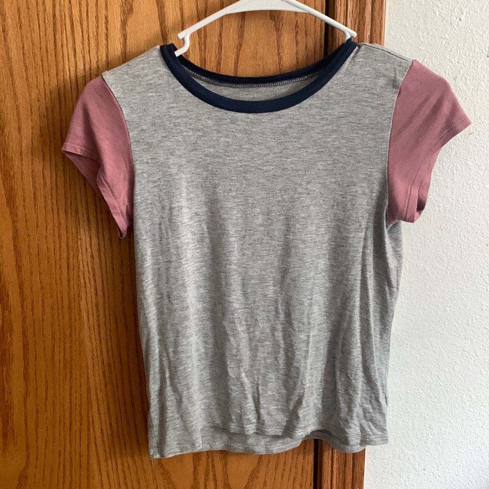 American Eagle t shirt
